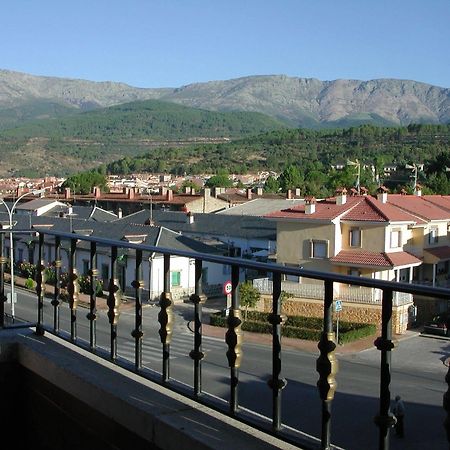 Hostal Avenida Аренас де Сан Педро Екстериор снимка