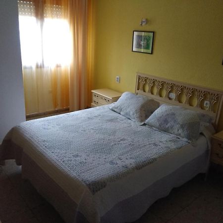 Hostal Avenida Аренас де Сан Педро Екстериор снимка