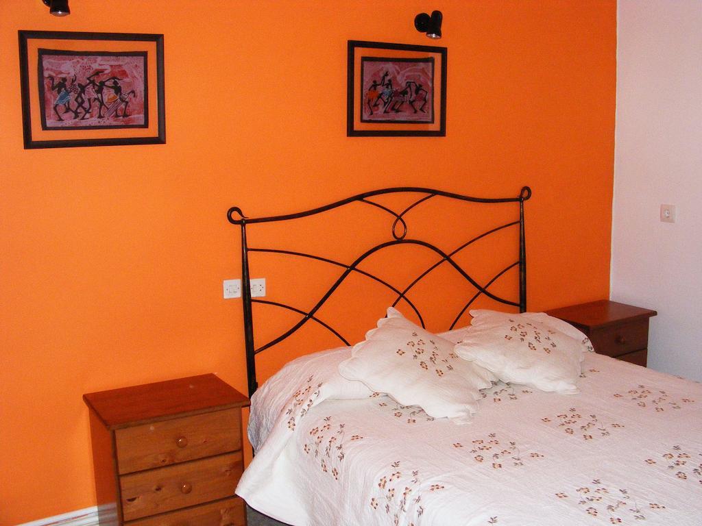 Hostal Avenida Аренас де Сан Педро Стая снимка
