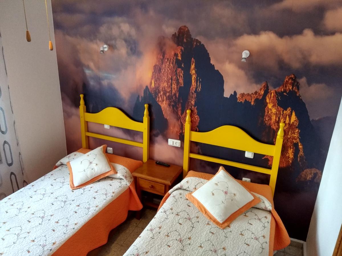 Hostal Avenida Аренас де Сан Педро Екстериор снимка