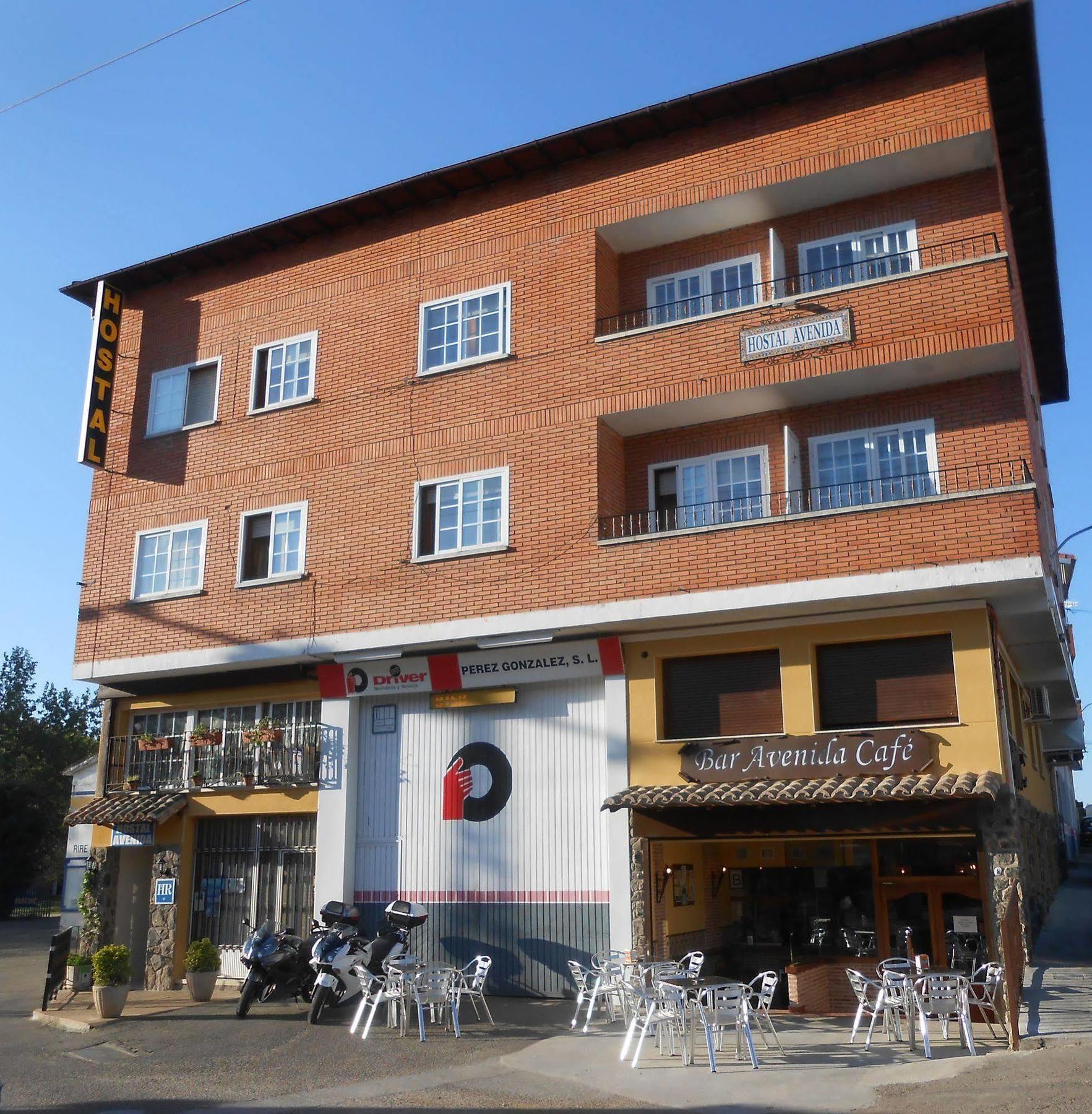 Hostal Avenida Аренас де Сан Педро Екстериор снимка