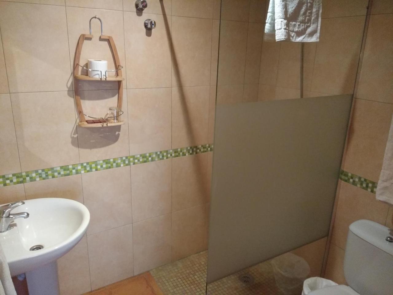 Hostal Avenida Аренас де Сан Педро Екстериор снимка
