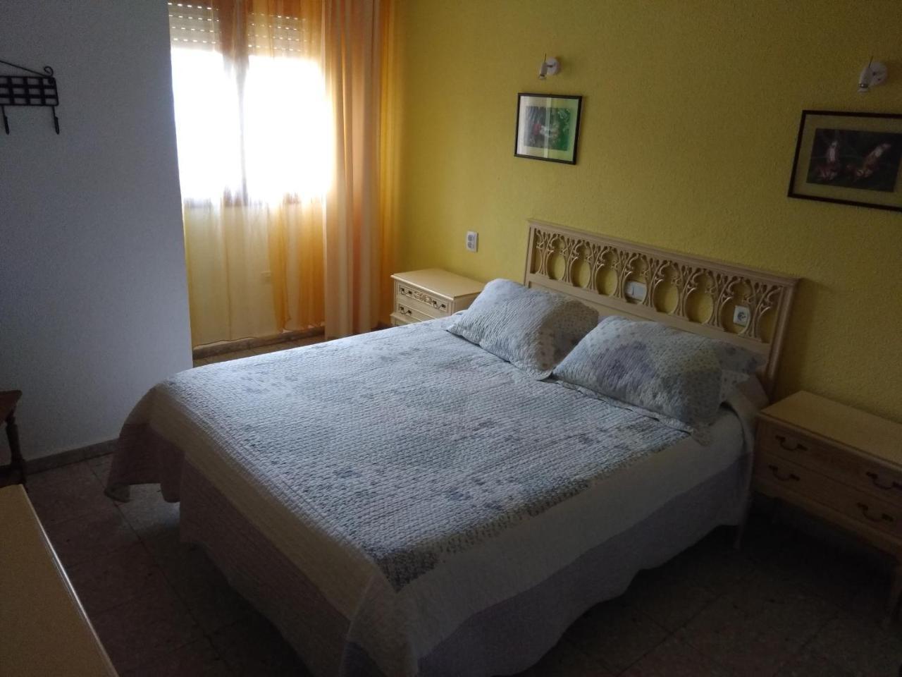 Hostal Avenida Аренас де Сан Педро Екстериор снимка